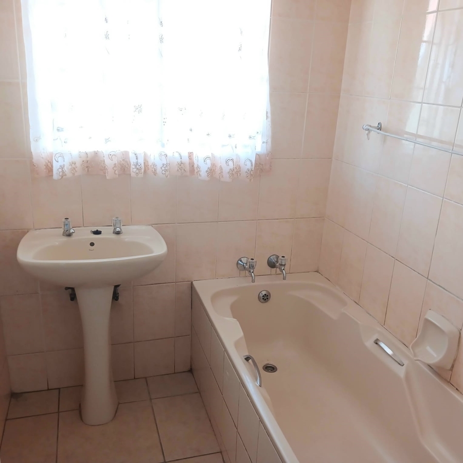 3 Bedroom Property for Sale in Tlhabane West North West